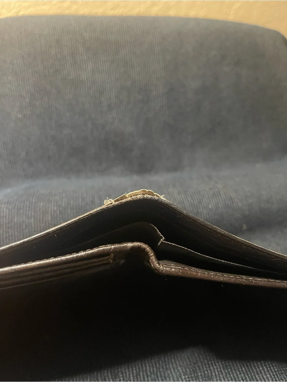 Monogram Pattern Men's Bifold Card Wallet in Gray